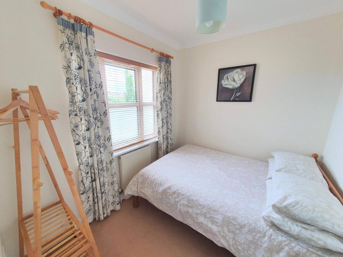 Friars Walk Houses With 2 Bedrooms, 2 Bathrooms, Fast Wi-Fi And Private Parking Sittingbourne Eksteriør billede