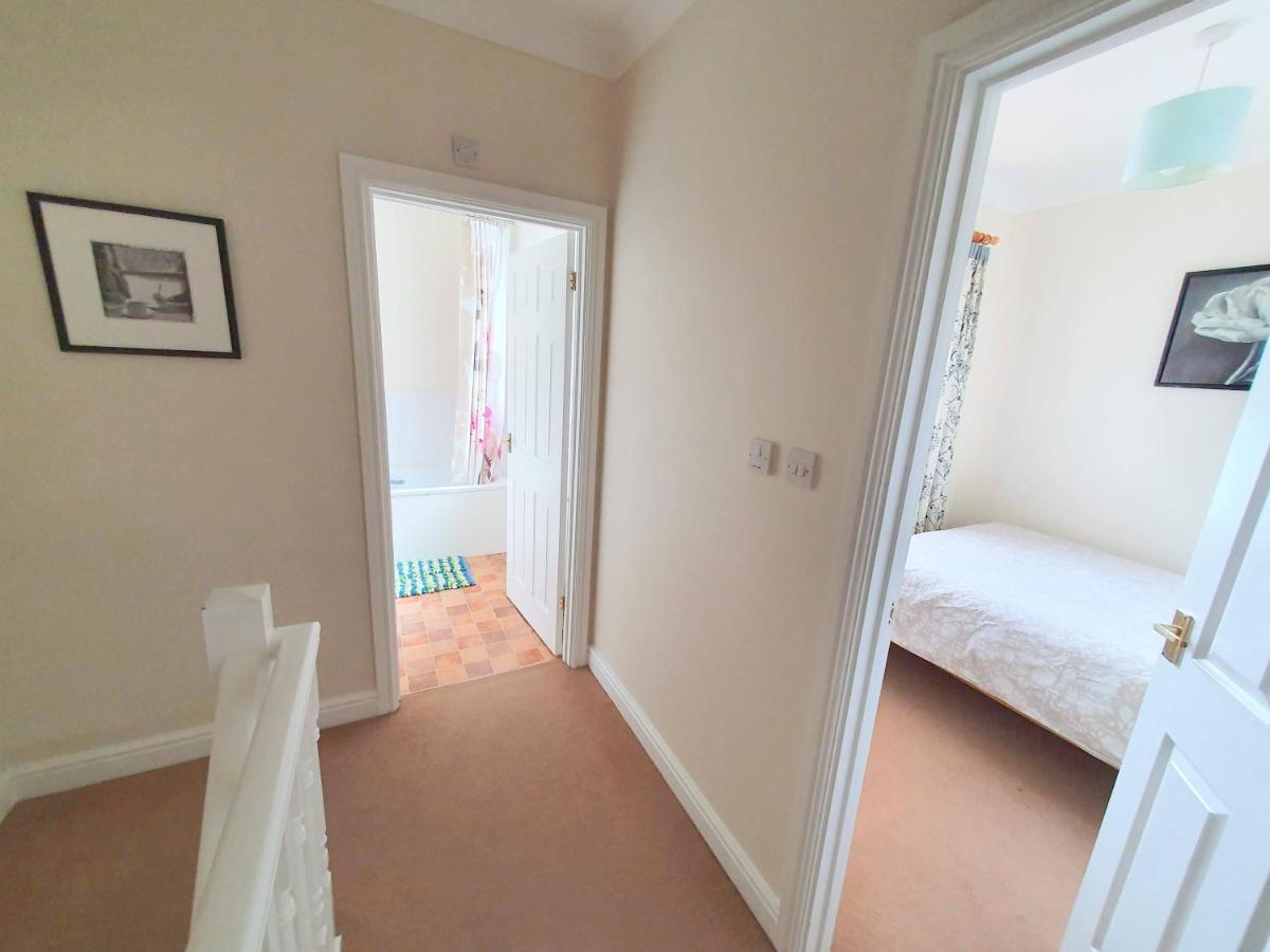 Friars Walk Houses With 2 Bedrooms, 2 Bathrooms, Fast Wi-Fi And Private Parking Sittingbourne Eksteriør billede