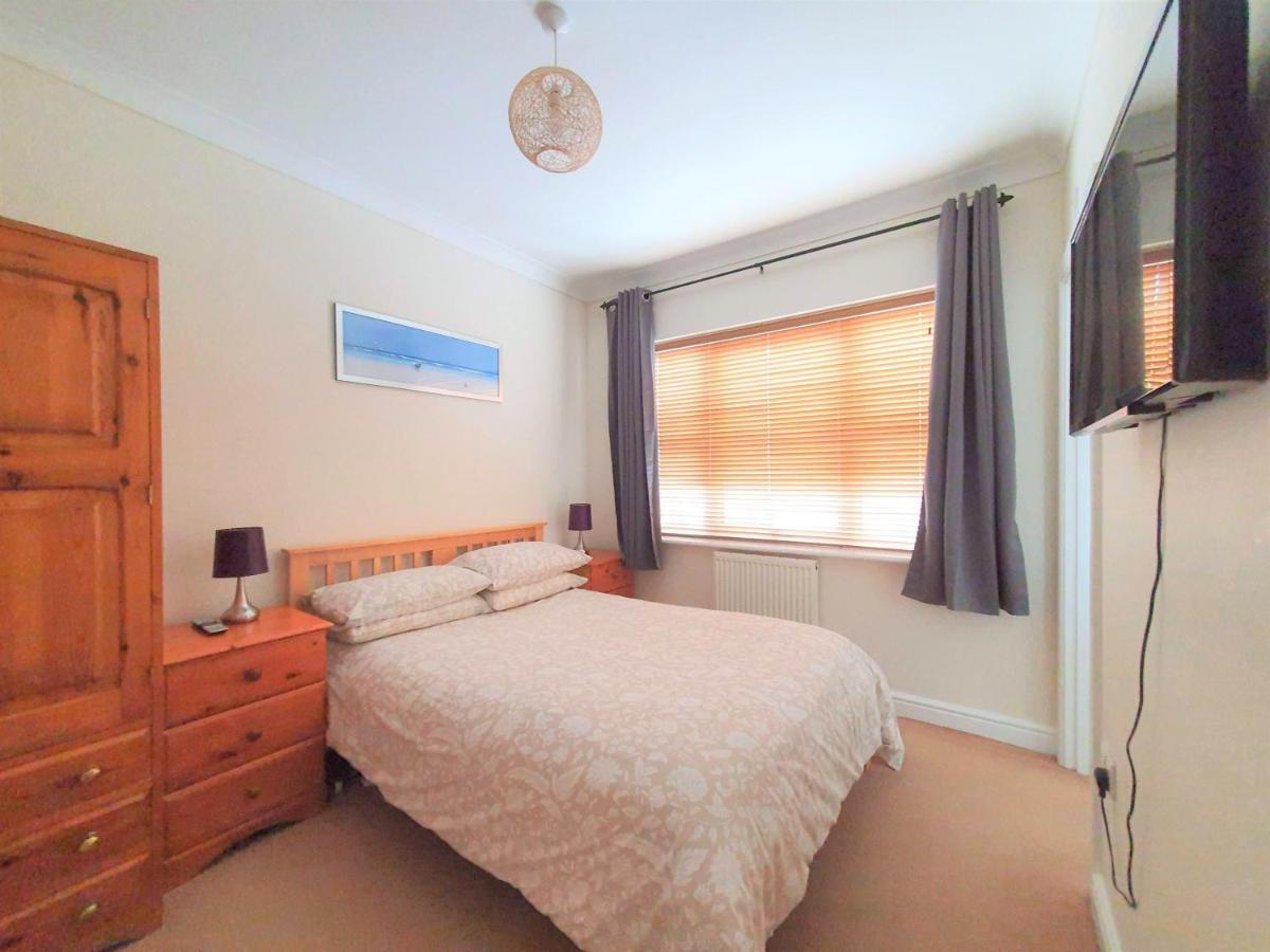 Friars Walk Houses With 2 Bedrooms, 2 Bathrooms, Fast Wi-Fi And Private Parking Sittingbourne Eksteriør billede