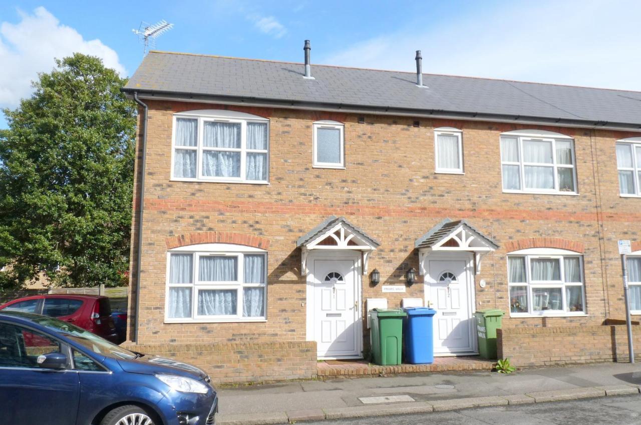 Friars Walk Houses With 2 Bedrooms, 2 Bathrooms, Fast Wi-Fi And Private Parking Sittingbourne Eksteriør billede