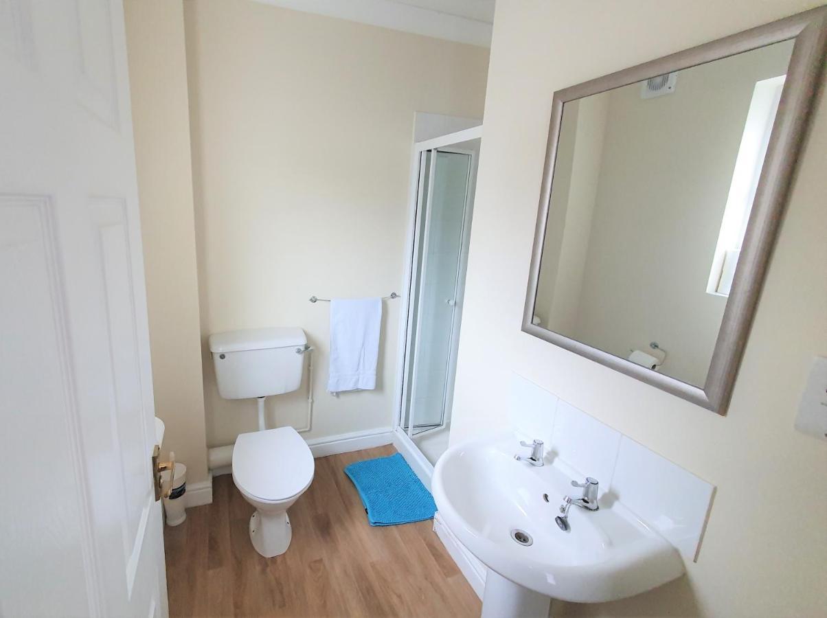 Friars Walk Houses With 2 Bedrooms, 2 Bathrooms, Fast Wi-Fi And Private Parking Sittingbourne Eksteriør billede