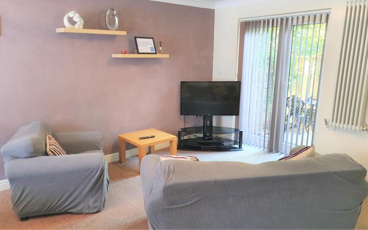 Friars Walk Houses With 2 Bedrooms, 2 Bathrooms, Fast Wi-Fi And Private Parking Sittingbourne Eksteriør billede