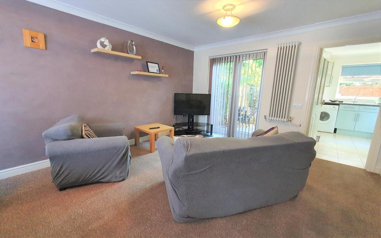 Friars Walk Houses With 2 Bedrooms, 2 Bathrooms, Fast Wi-Fi And Private Parking Sittingbourne Eksteriør billede