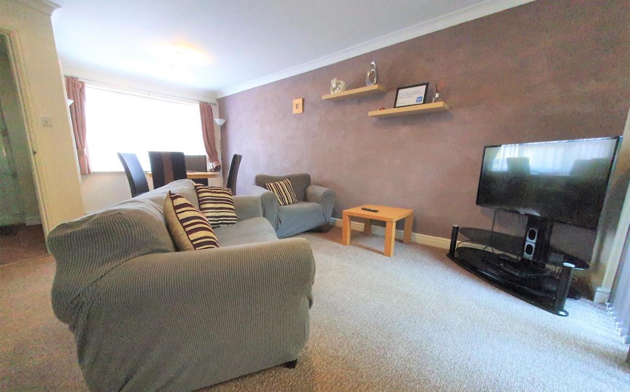 Friars Walk Houses With 2 Bedrooms, 2 Bathrooms, Fast Wi-Fi And Private Parking Sittingbourne Eksteriør billede