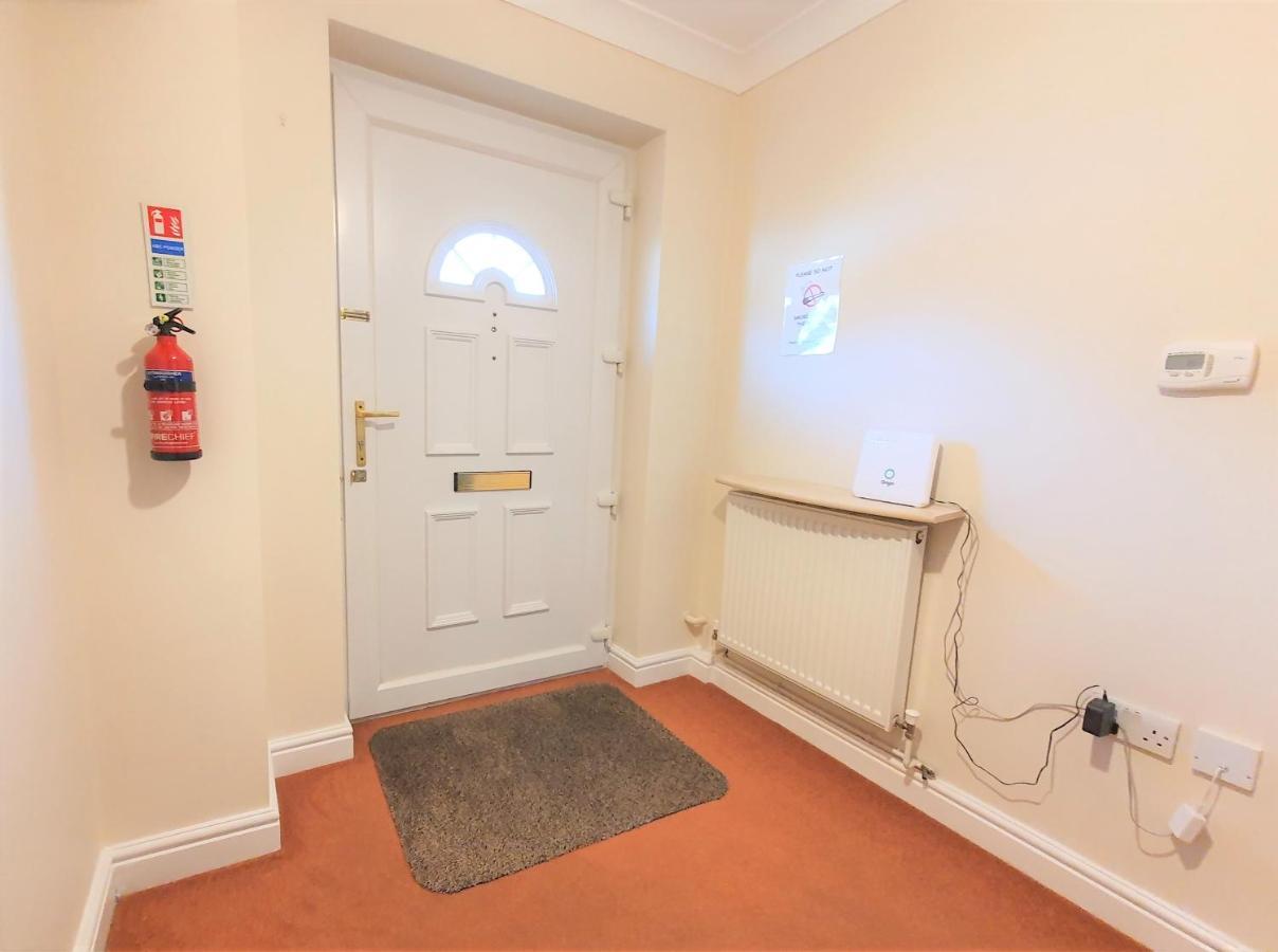 Friars Walk Houses With 2 Bedrooms, 2 Bathrooms, Fast Wi-Fi And Private Parking Sittingbourne Eksteriør billede