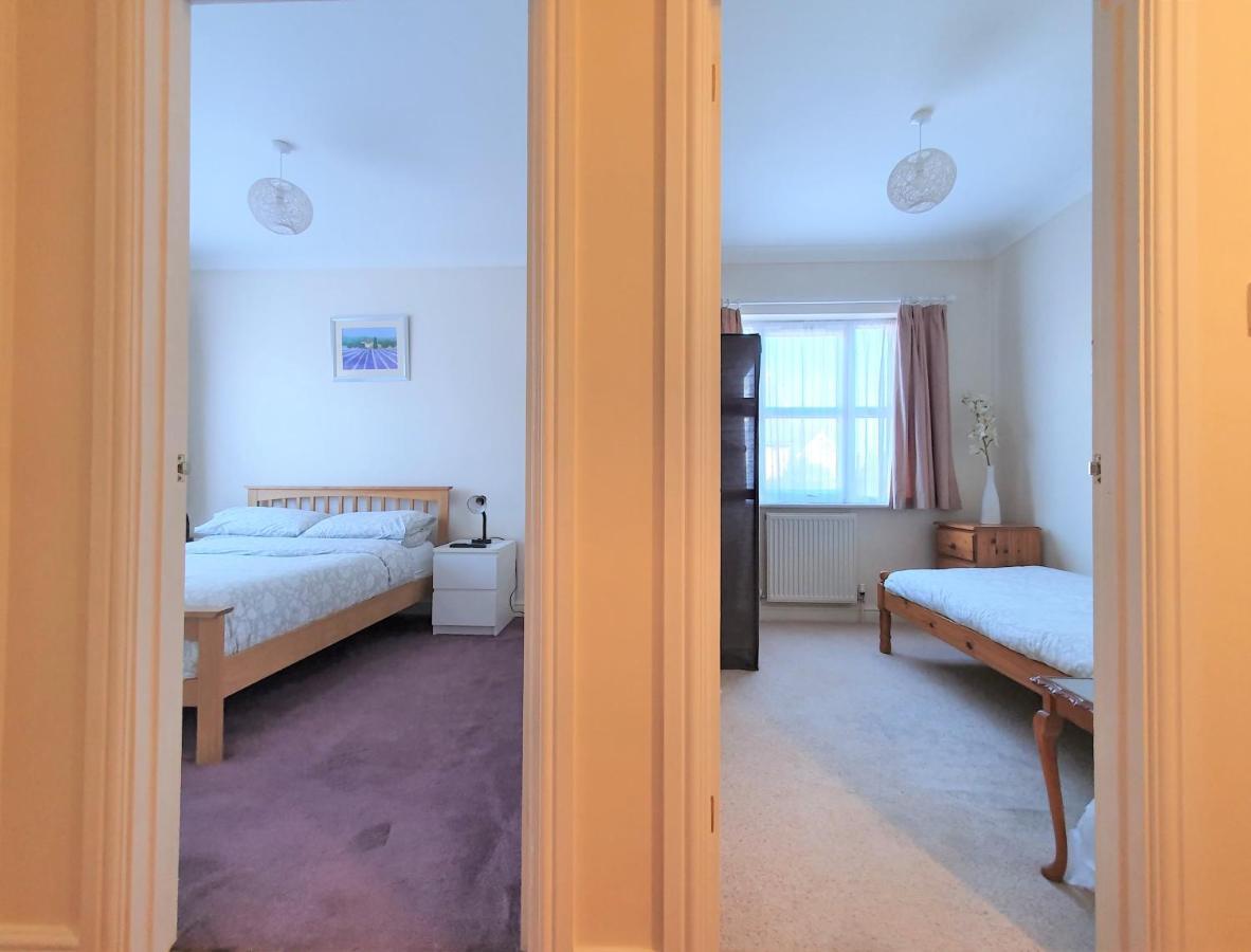 Friars Walk Houses With 2 Bedrooms, 2 Bathrooms, Fast Wi-Fi And Private Parking Sittingbourne Eksteriør billede