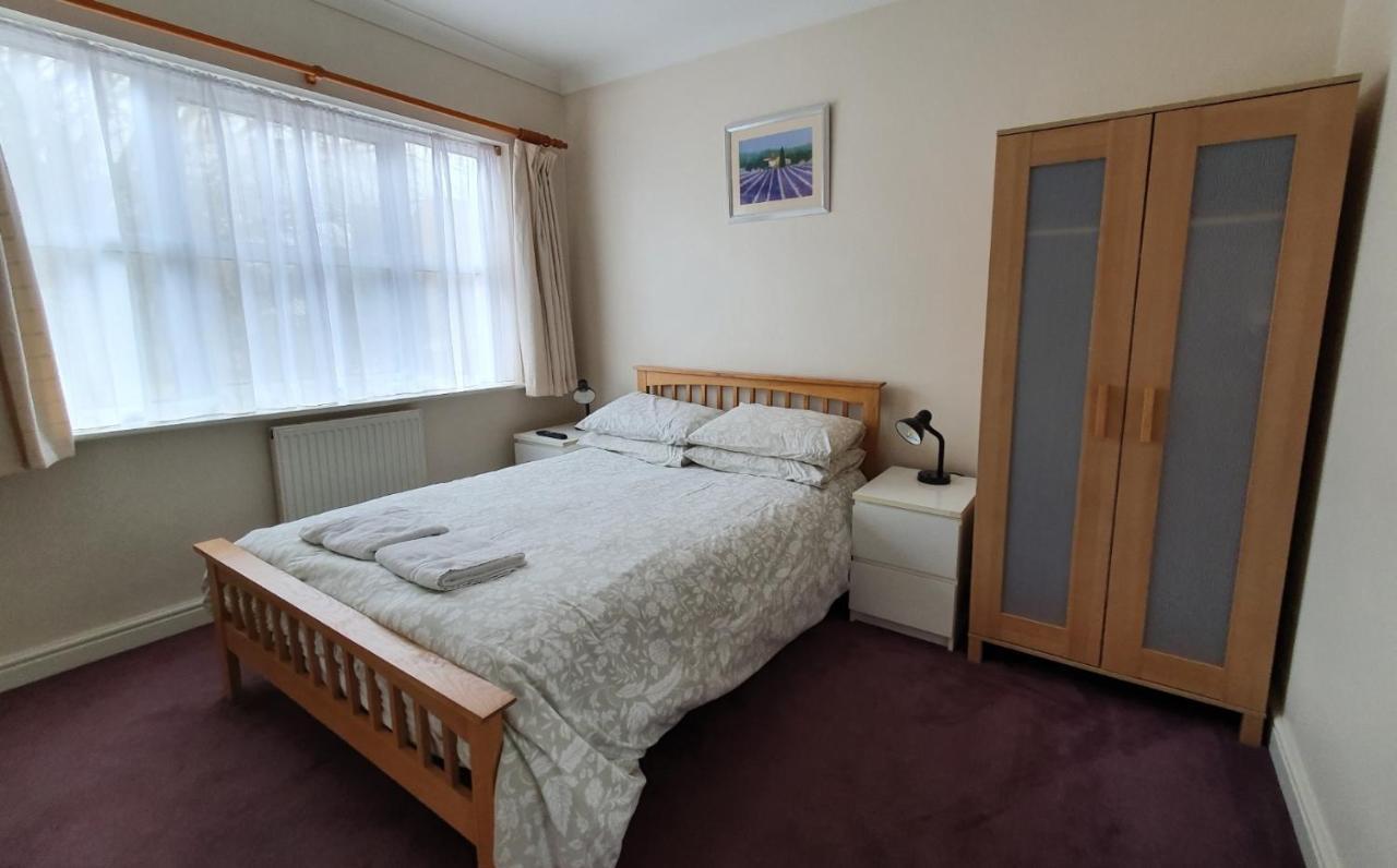 Friars Walk Houses With 2 Bedrooms, 2 Bathrooms, Fast Wi-Fi And Private Parking Sittingbourne Eksteriør billede